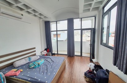 1 Bedroom apartment, balcony in District 10