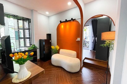 Cho thuê căn hộ dịch vụ 1 phòng ngủ riêng có ban công đường Nguyễn Tri Phương
