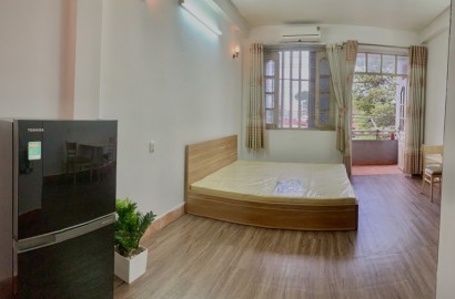 Studio apartmemt for rent with balcony on Nguyen Duc Thuan Street