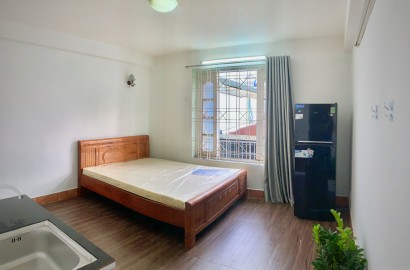 Studio apartmemt for rent with big window on Nguyen Duc Thuan Street