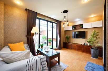 Cho thuê căn hộ 1 phòng ngủ có ban công đường Nguyễn Trãi Q1
