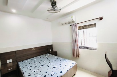 Room for rent with window on Su Van Hanh Street