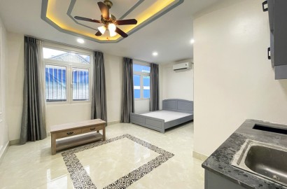 Bright Studio apartmemt for rent on Nguyen Cong Hoan Street