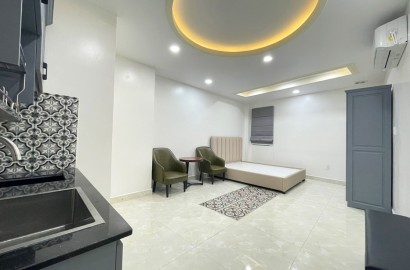 Spacious serviced apartmemt for rent on Nguyen Cong Hoan Street
