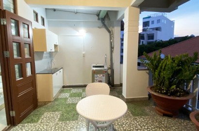 1 Bedroom apartment for rent with large balcony on Lam Son Street