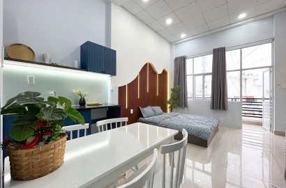 Modern style serviced apartment for rent with balcony on To Hien Thanh Street