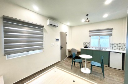 Serviced apartmemt for rent with balcony on Huynh Khuong Ninh Street