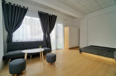 1 Bedroom apartment for rent with large balcony on Dang Lo Street