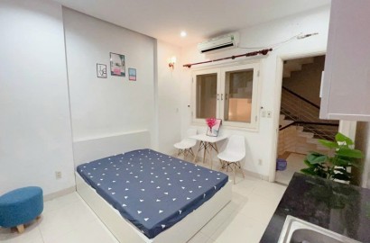 Studio apartment for rent in District 1 on Ho Ba Kien Street