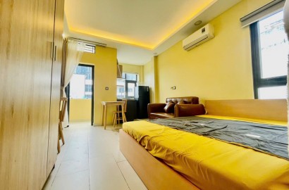 Serviced apartment for rent with balcony, washer on Nguyen Huu Canh Street