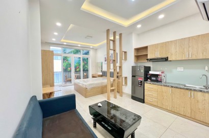 Serviced apartment for rent with balcony in District 1 on Tran Hung Dao Str