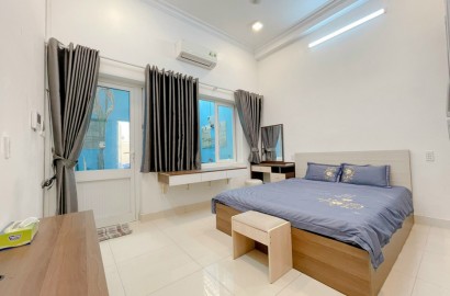 Serviced apartment for rent with balcony, privated washer on Bach Dang Street