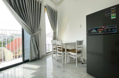 Duplex balcony, window for rent on Nguyen Van Cong Street