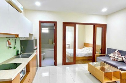 Wooden floor 1 Bedroom apartment with bathtub, balcony in Binh Thanh District